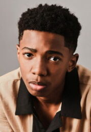 Seth Carr